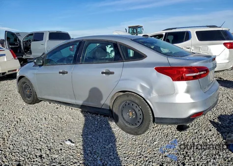 2018 Ford Focus S z USA, uszkodzony, nr VIN 1FADP3E27JL271619